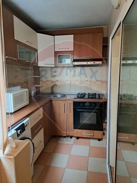 De Închiriat Apartament 3 Camere