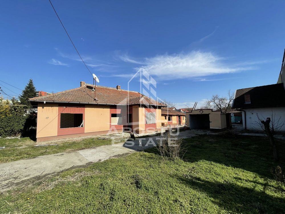 Casa cu anexe, 160 mp cu teren 661 mp, Lipovei