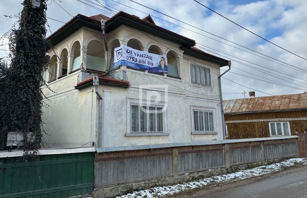 De vanzare casa, atelier fierarie, 4 anexe - 2507 mp in Manastirea Humorului