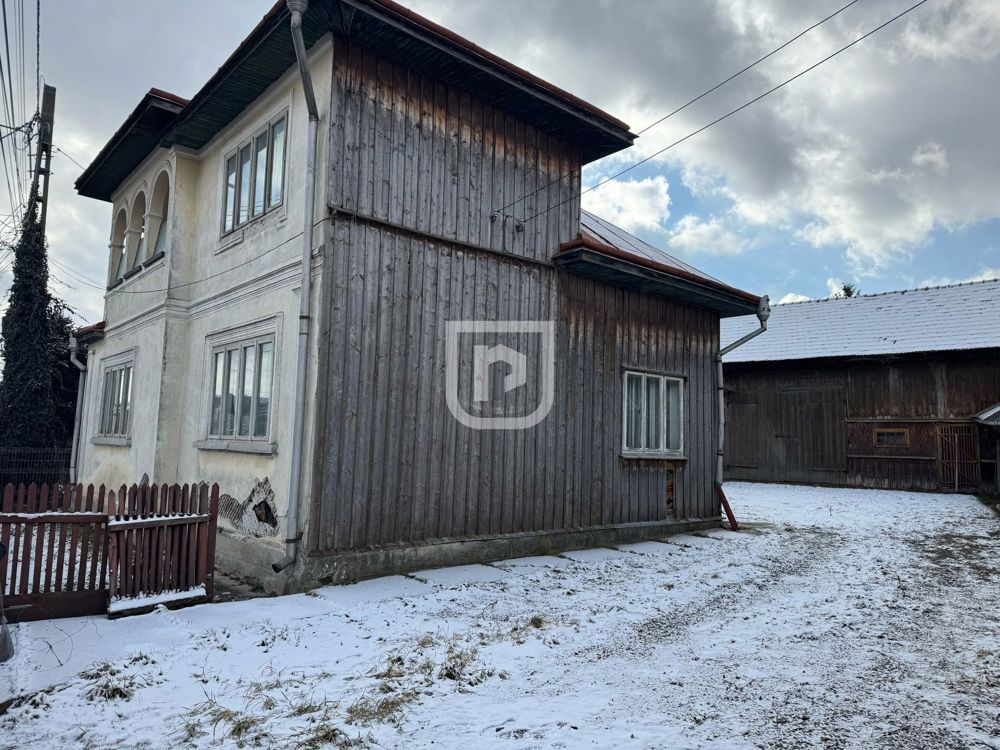 De vanzare casa, atelier fierarie, 4 anexe - 2507 mp in Manastirea Humorului