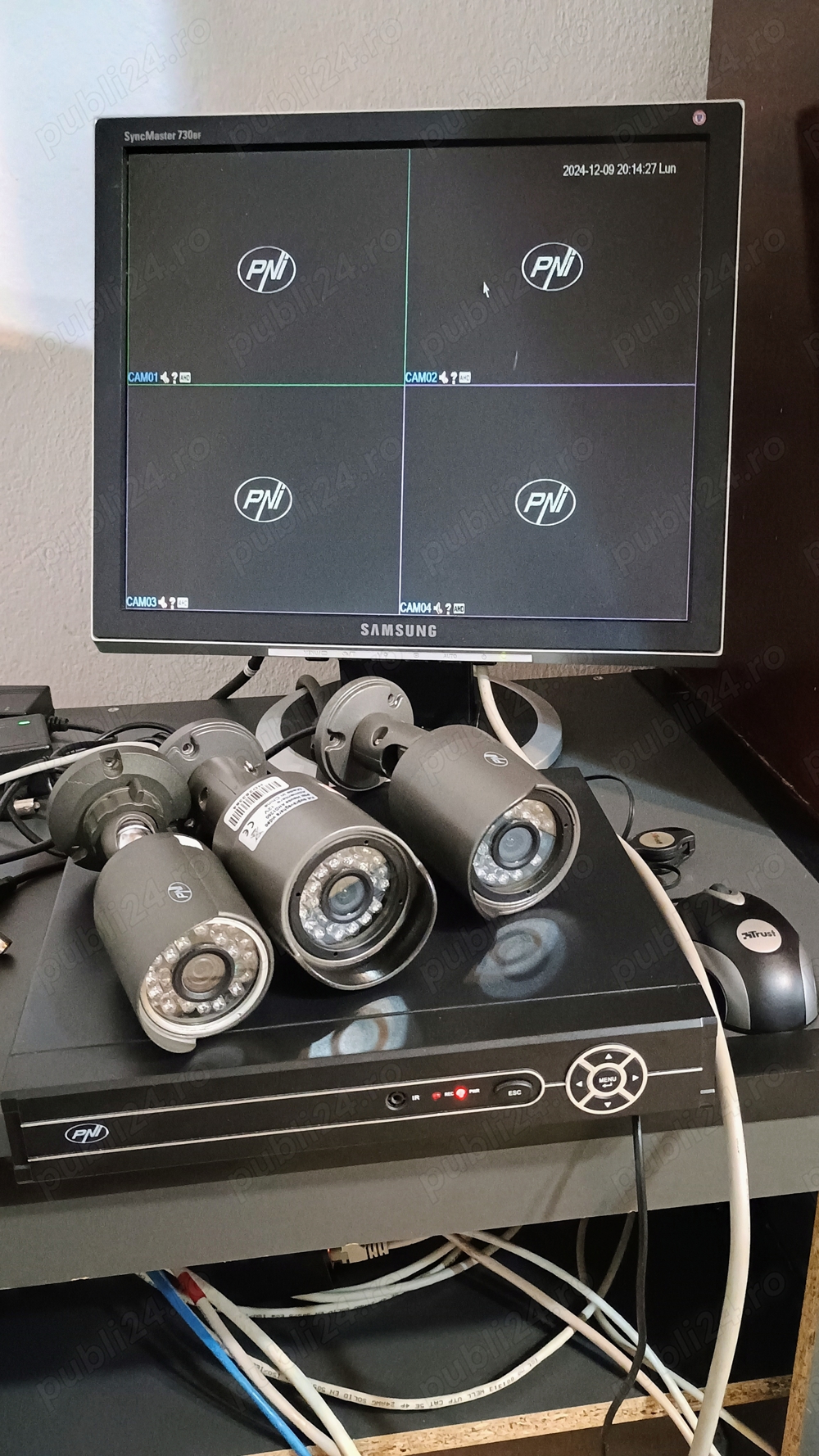 Vând camere color PNI și DVR noi