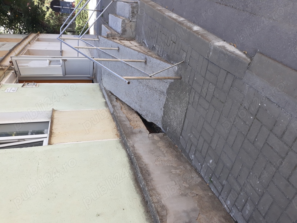 Vand apartament spatiu