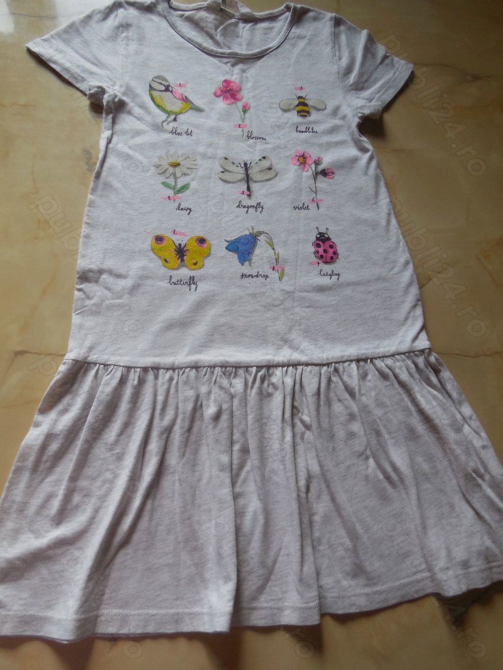  rochita H&M  pentru fete marimea  122 - 128 