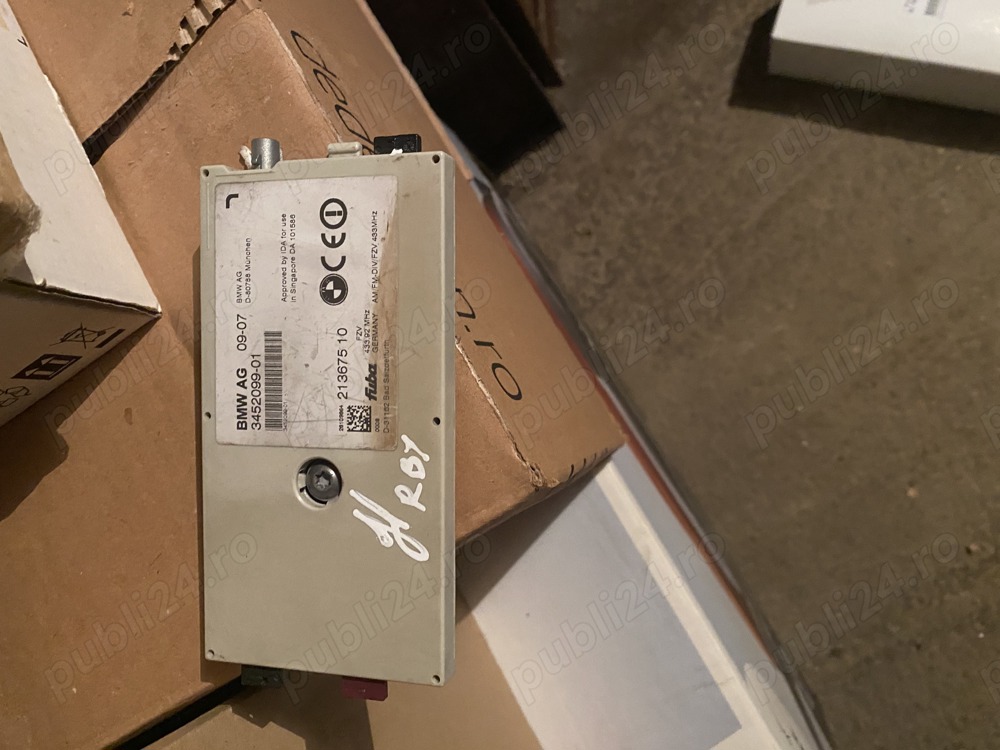 Antena amplificator diversity AM FM si FZV acces din cheie BMW X3 E83, E83 LCI 65203452099