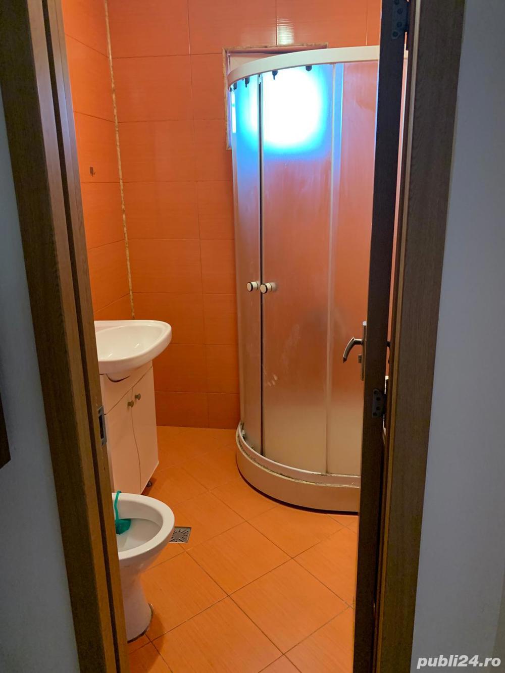 Închiriez apartament