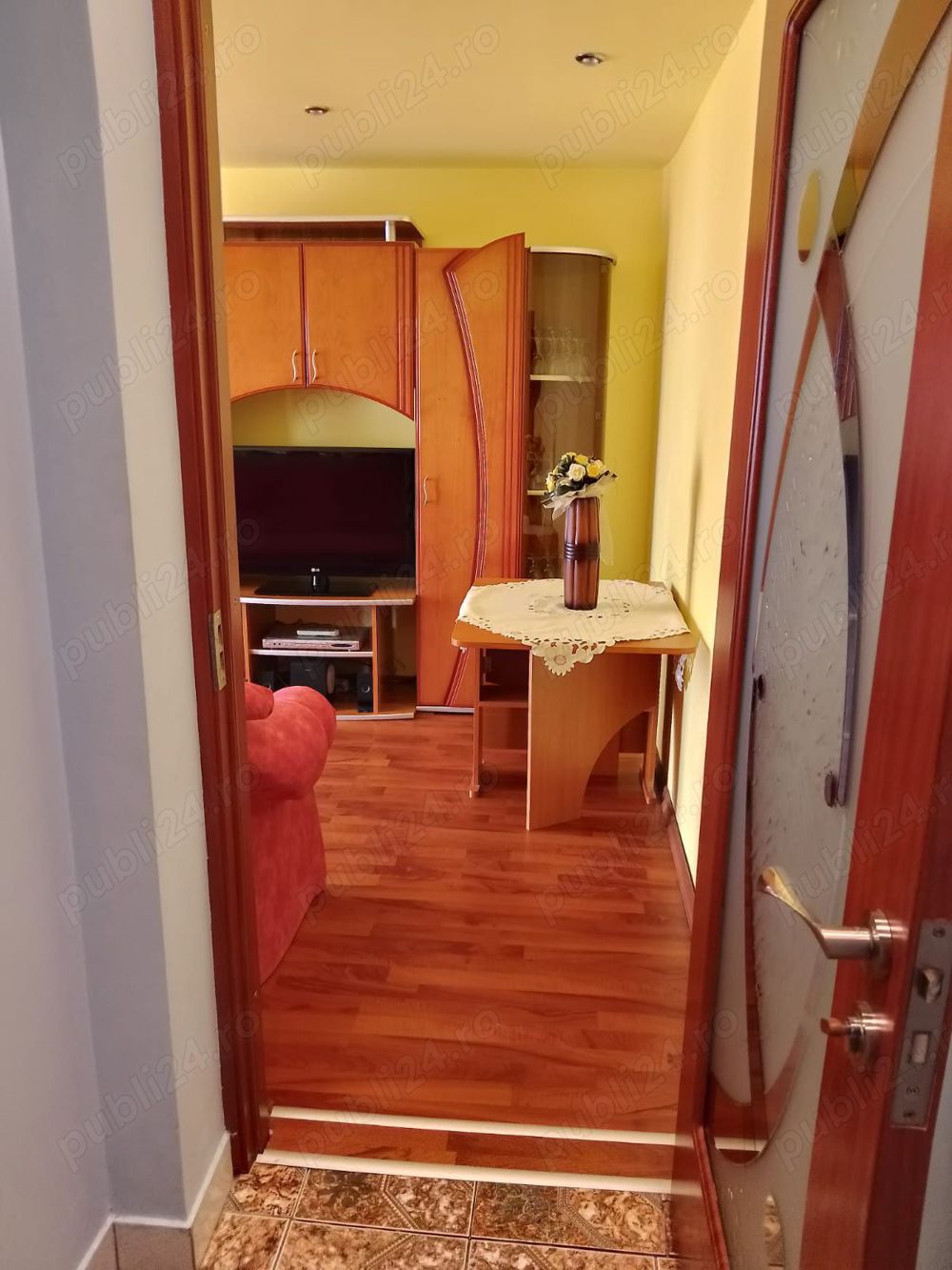 Vand apartament Oravita