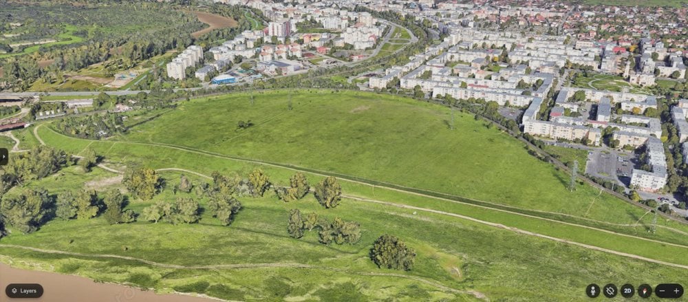 VÂNDUT  Teren intravilan pe malul Mureșului 