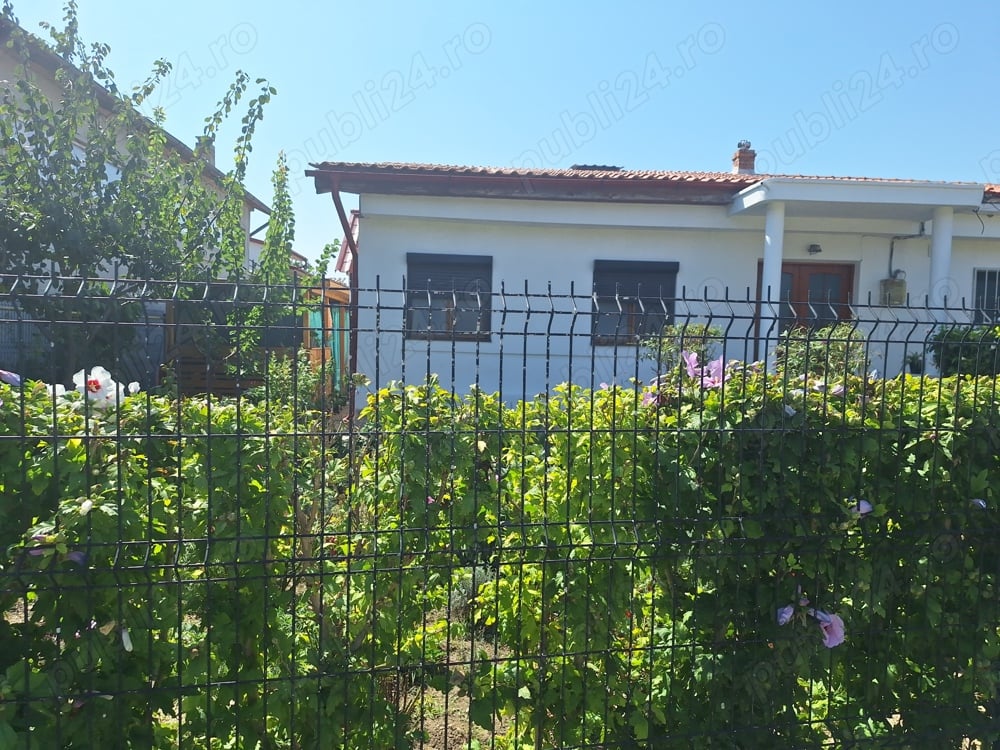 Proprietar vand casa in centrul Mangaiei