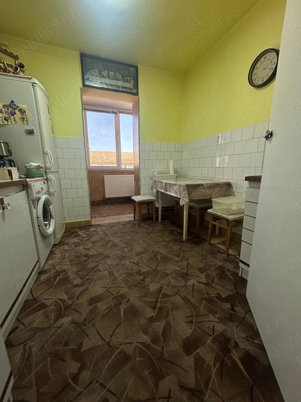 De vanzare apartament decomandat cu 2 camere in zona Dorobanti  centrala proprie