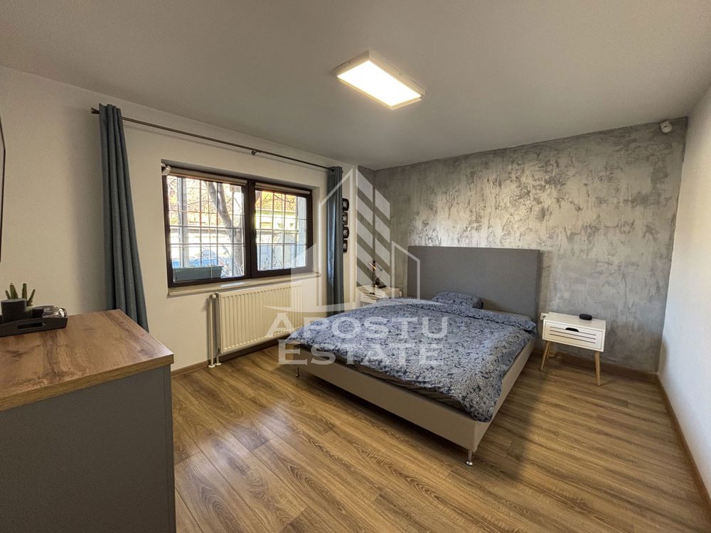 Apartament cu 4 camere pe doua niveluri in zona Stefan cel Mare, garaj