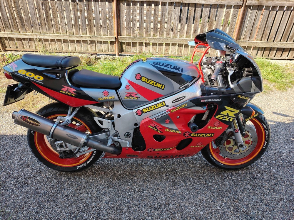 Suzuki gsxr 600 srad ! variante moto   auto