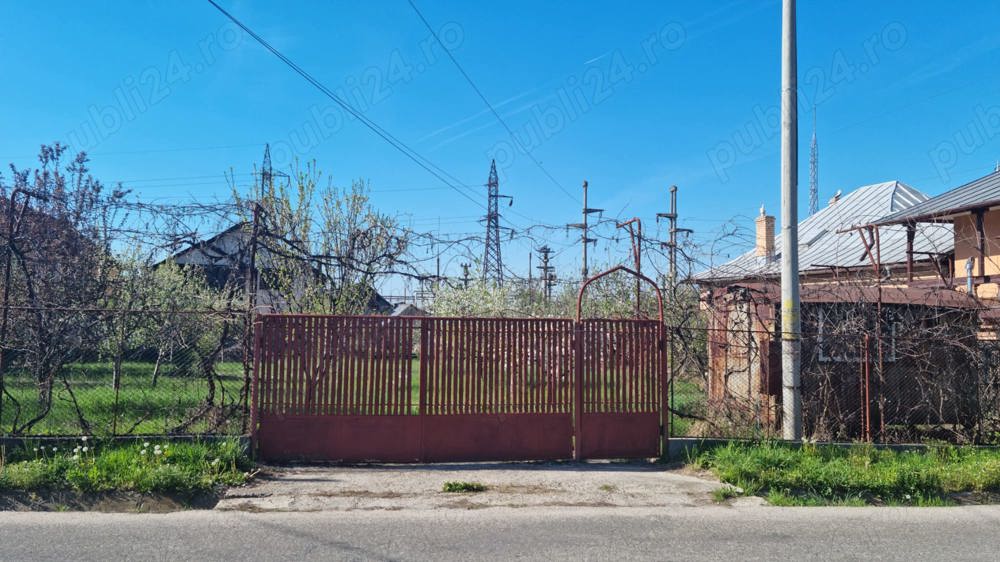 Particular,vand 1045 mp teren intravilan Pitesti,str. Plopilor, toate utilitatile, asfalt.