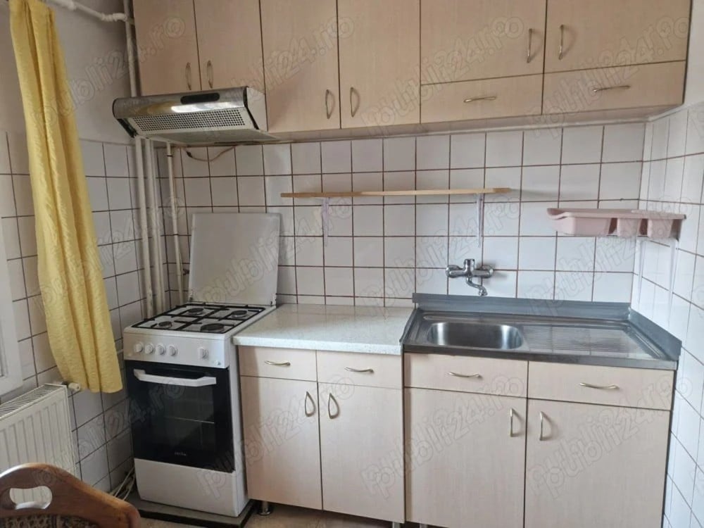 Apartament 4 camere decomandat Lunei parter cu balcon amenajat