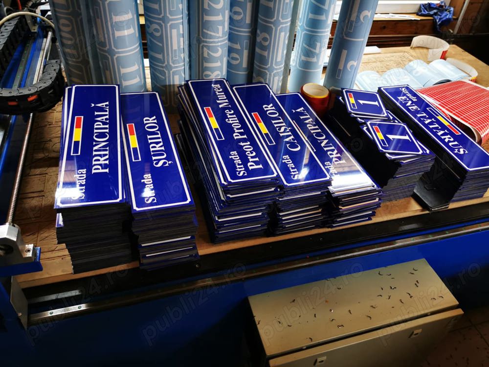 Banci și cosuri de gunoi 