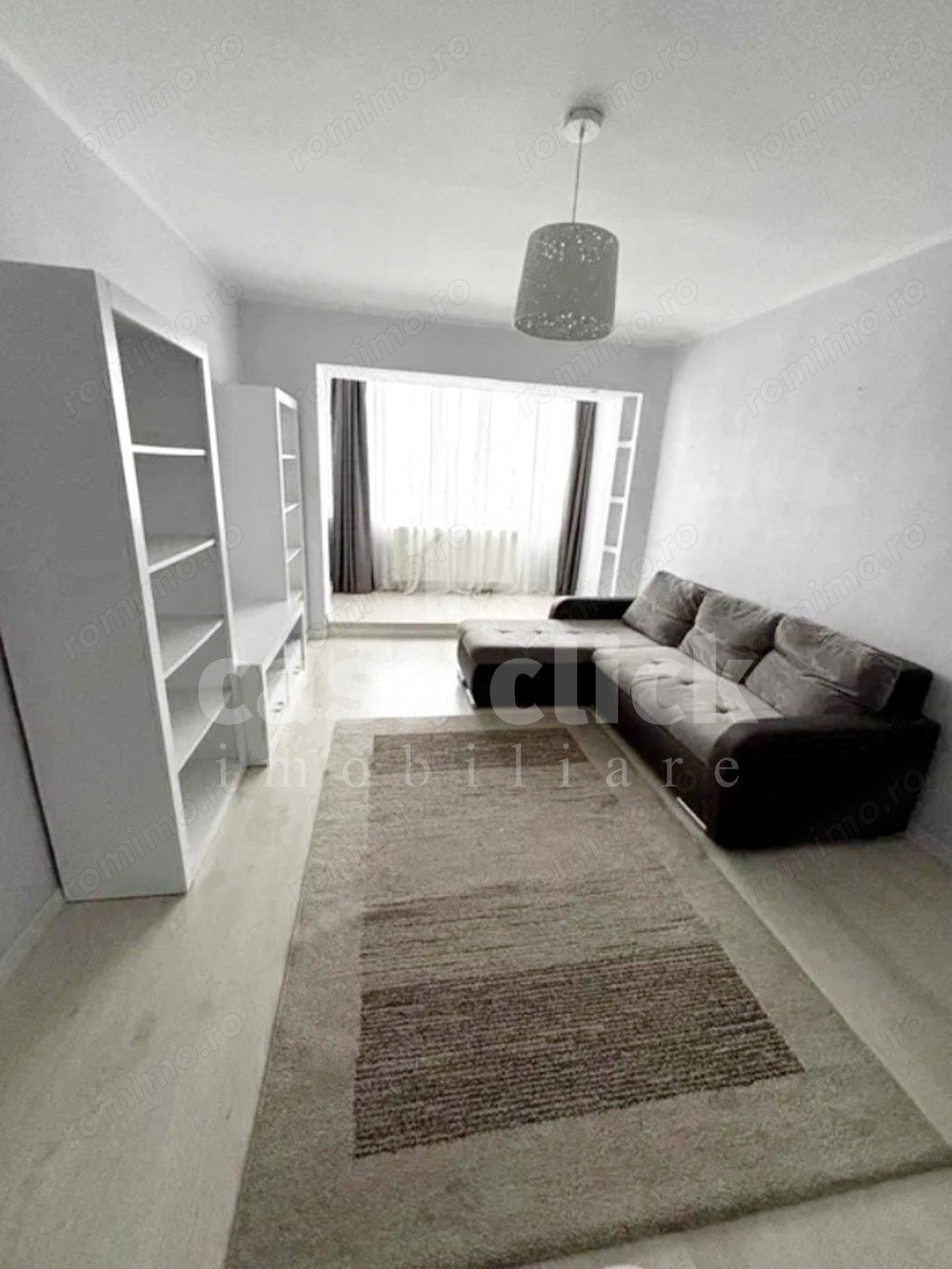 Apartament renovat 3 camere Micro 14, 2 bai, etaj intermediar