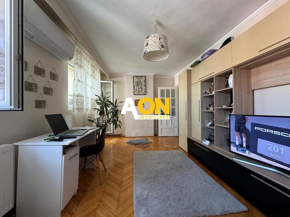 De vanzare apartament 3 camere, Cetate, zona B-dul Transilvaniei