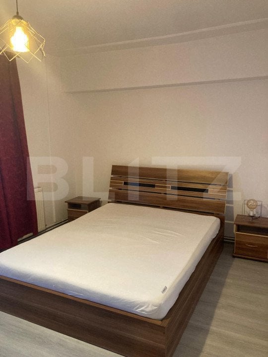 Apartament mobilat, 2 camere, 51 mp, decomandat, zona Iulius Mall