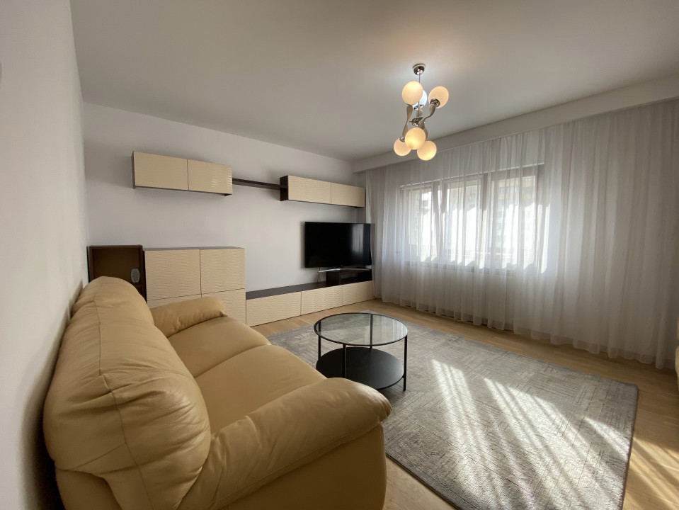 Apartament 3 camere, 75 mp, decomandat, metrou, parcare, Timpuri Noi