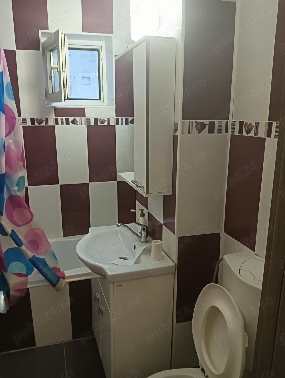 Închiriez apartament