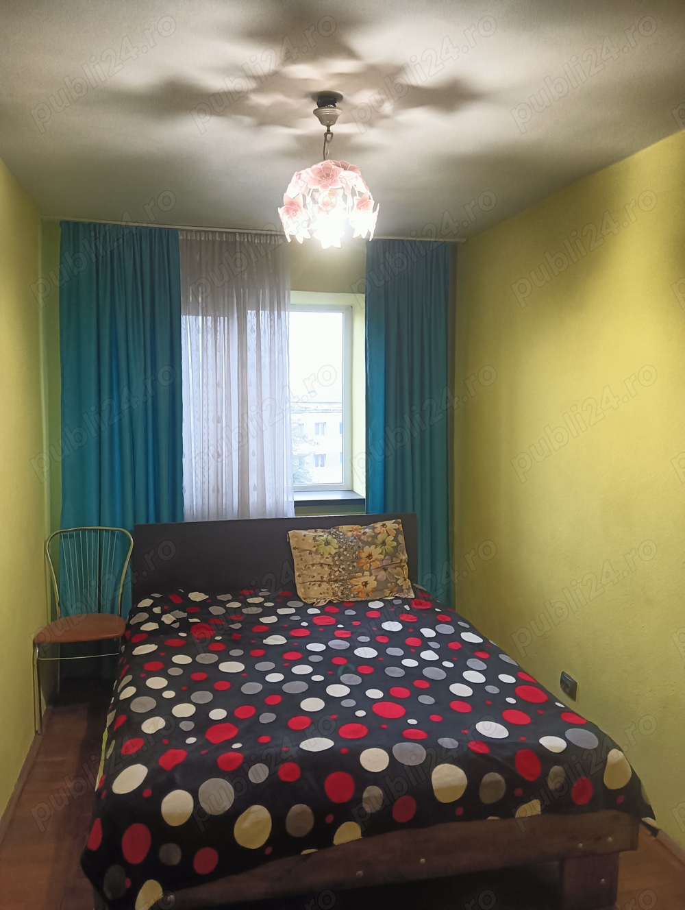 Închiriez apartament 