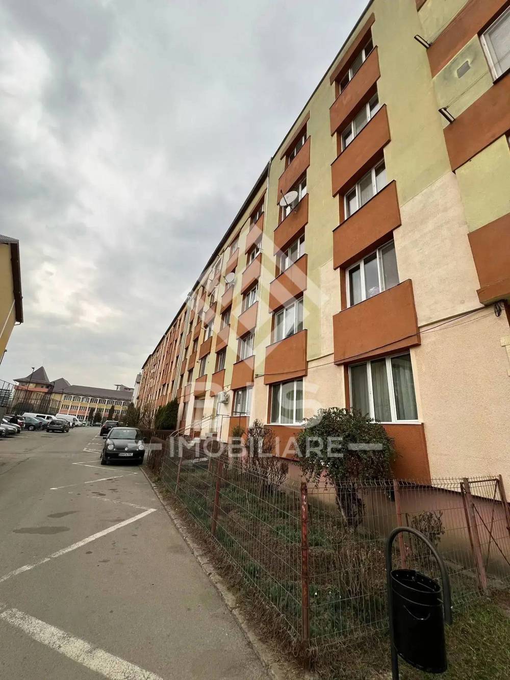 APARTAMENT 2 CAMERE DECOMANDAT