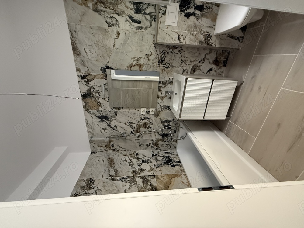 2 camere etaj intermediar la cateva minute de hotel IQ