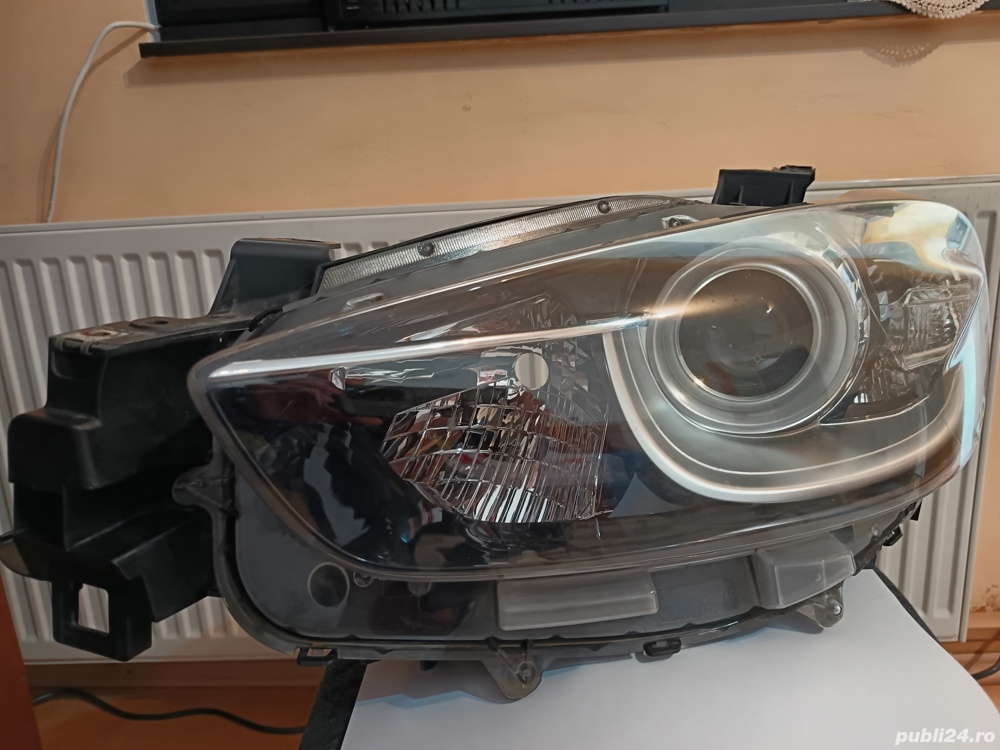 far stânga Mazda cx5