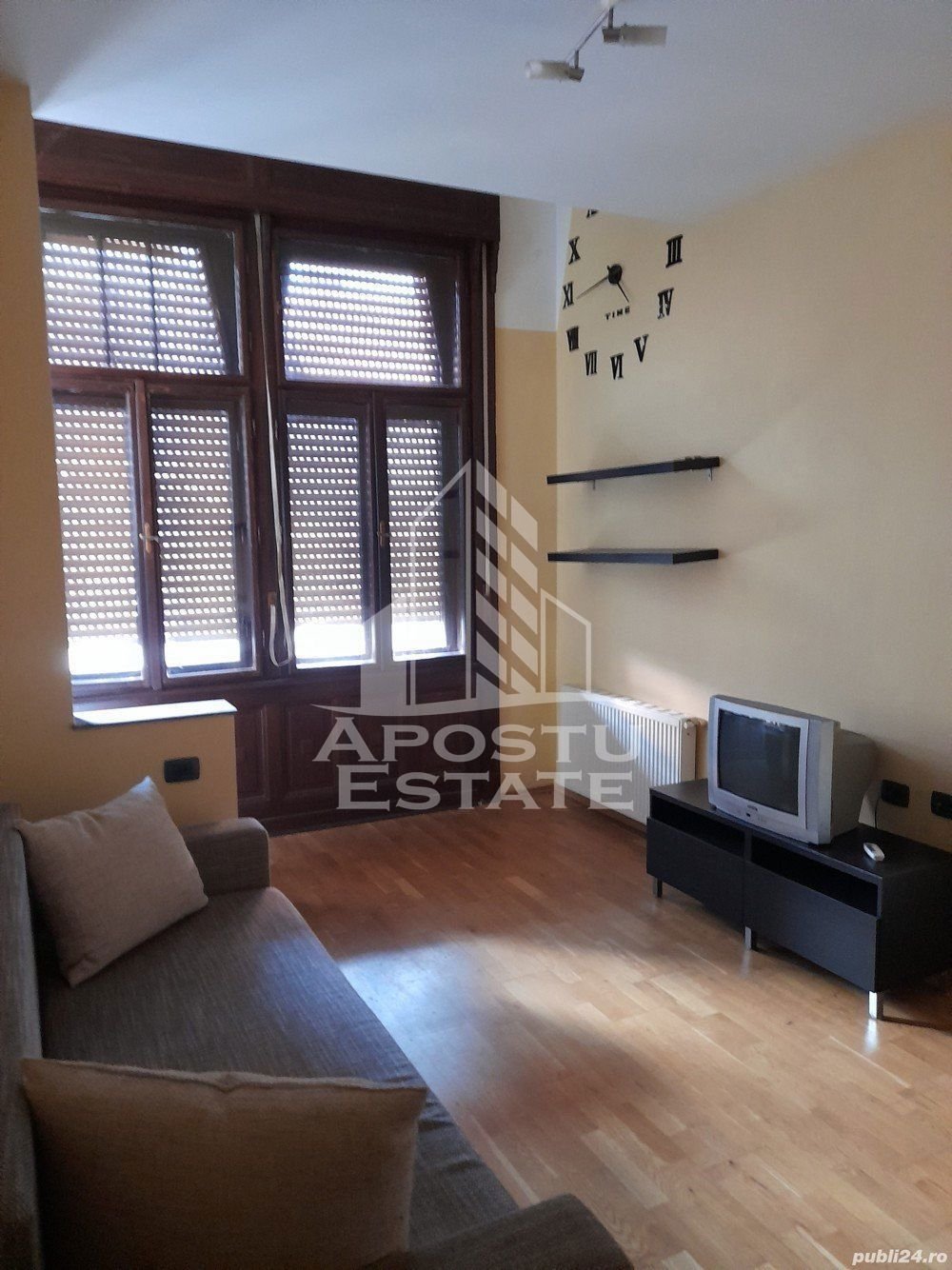 Apartament cu doua camere ,AC,centrala proprie,cladire istorica