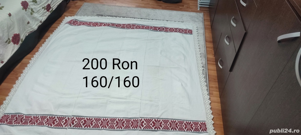 Fețe de masă țesute cu cipca jur împrejur 