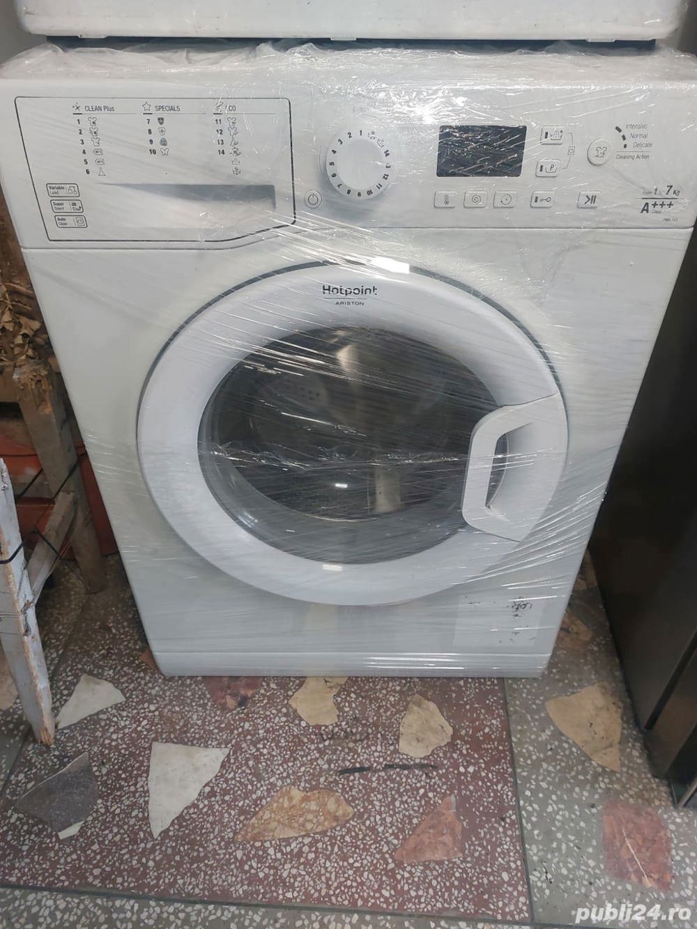 vând mașină de spălat automata Ariston 