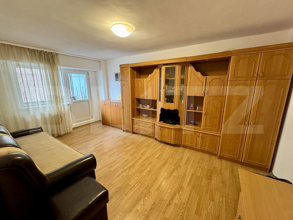 Apartament 2 camere, decomandat, 54 mp, centrala termica, zona Calea Severinului