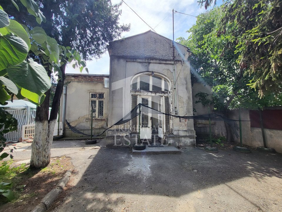 Casa 4 camere ultracentral cu teren 400mp str Postei Nicolae Balcescu