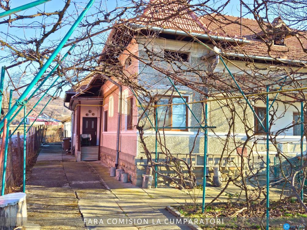 Casa in apropiere de calimanesti