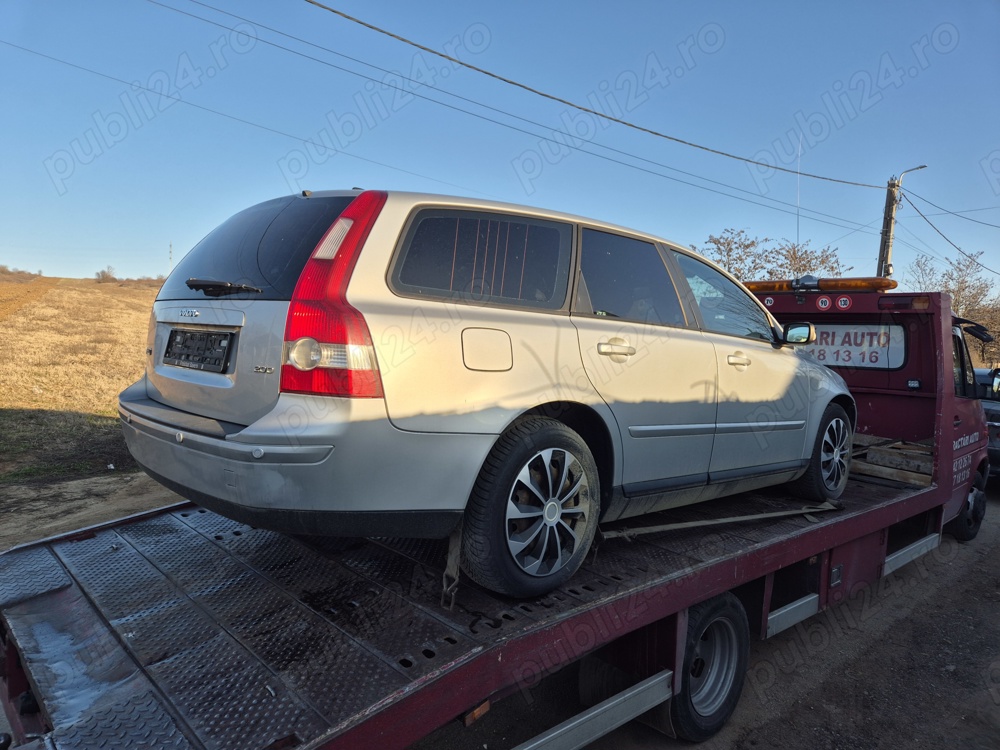 Dezmembrez Volvo V50 2.0 și 2.4 diesel 