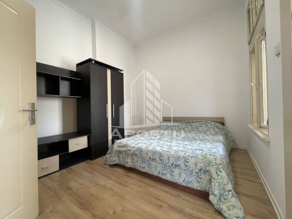 Apartament spatios patru camere Colegiul Banatean