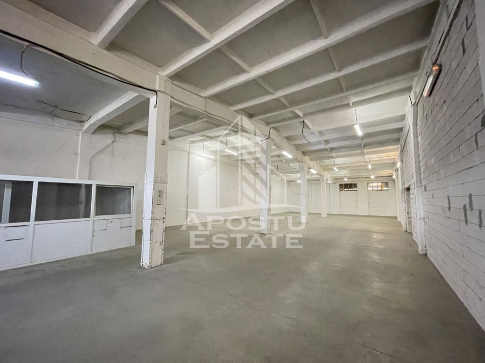 Hala de 670 mp cu birouri 57 mp,  Zona Semicentrala