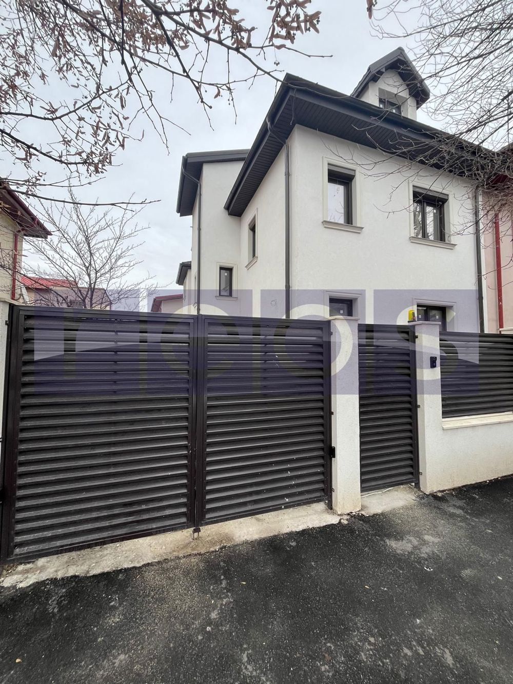 De Vânzare Vilă /Casa - Zona Vatra Luminoasă | Spațiu Generos 257 mp-7 camere