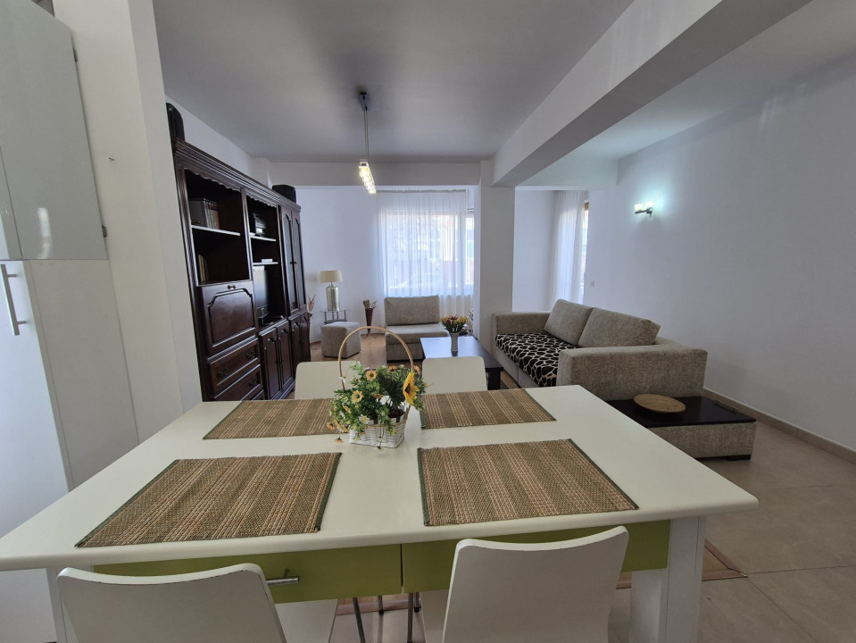 Apartament 3 camere in Centru cu gradina proprie