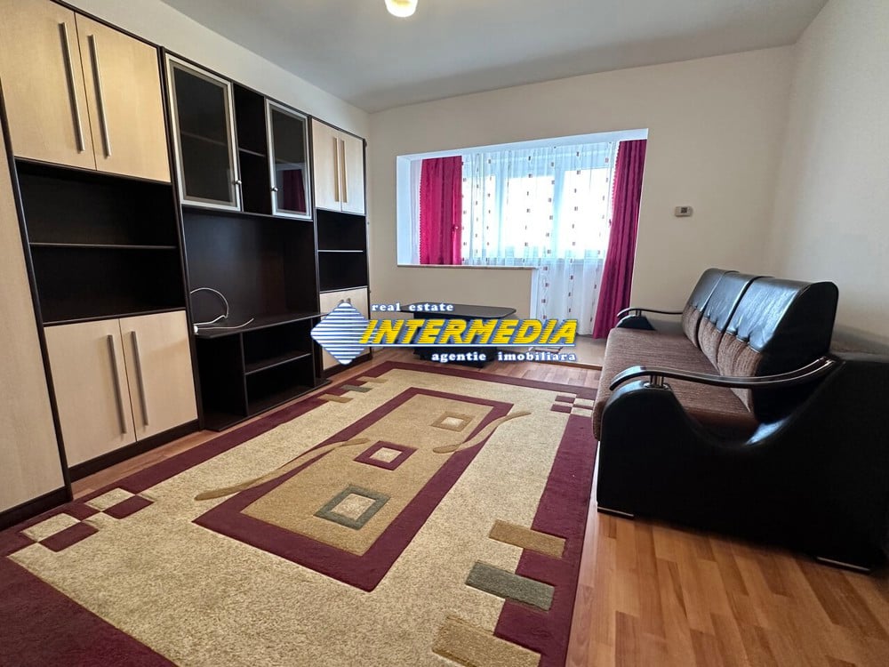 Apartament 2 camere decomandat 50 mp de vanzare Alba Iulia Cetate zona M-uri