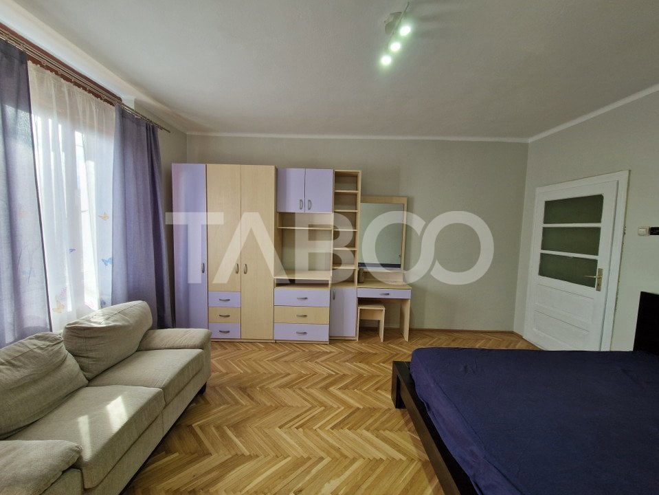 Apartament la casa 3 camere decomandate 90 mp utili zona Vasile Aaron