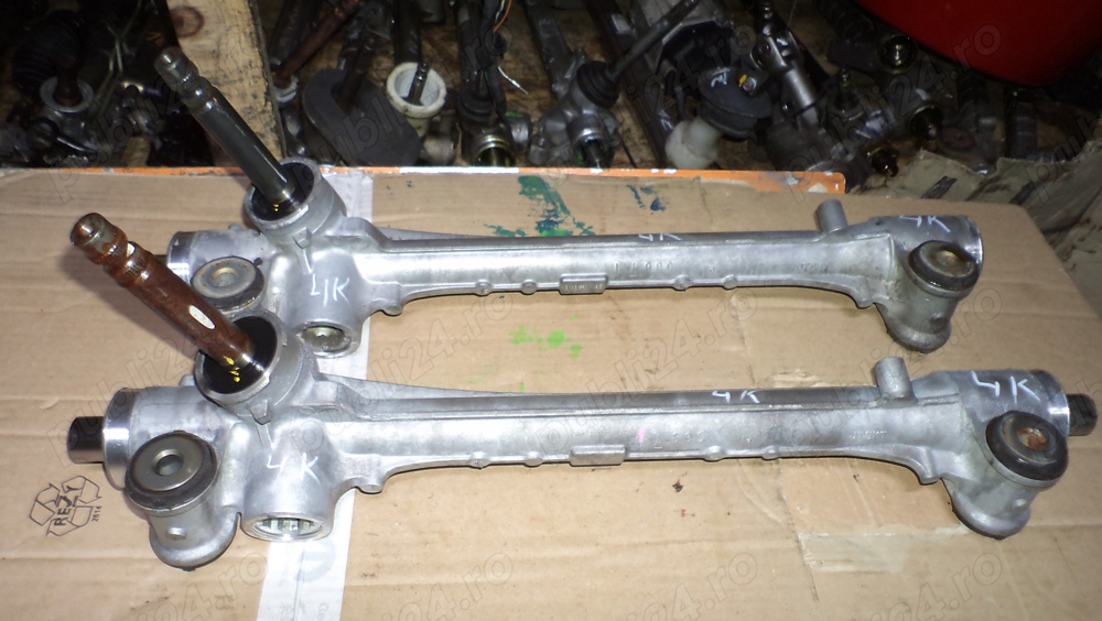 caseta directie toyota yaris 3  volan pe stanga  anii 2012 - 2020