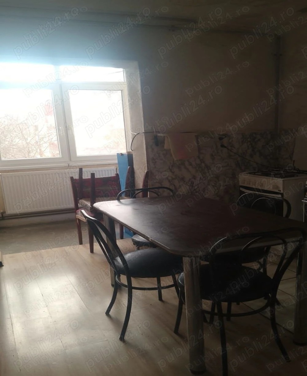 De vanzare apartament cu 3 camere in zona Soarelui decomandat etaj 3 langa Scoala Generala 30