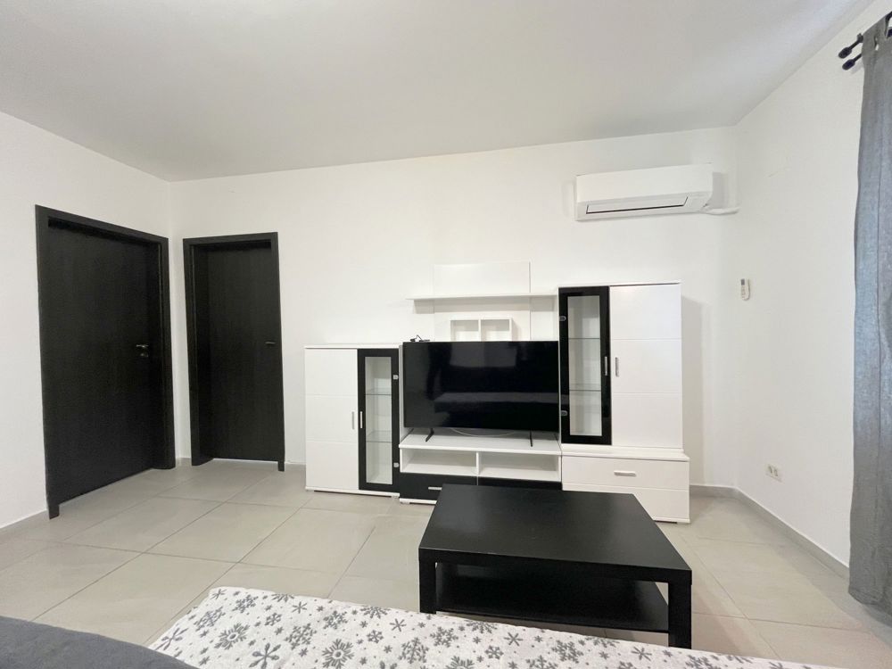 De închiriat apartament 3 camere - Torontalului