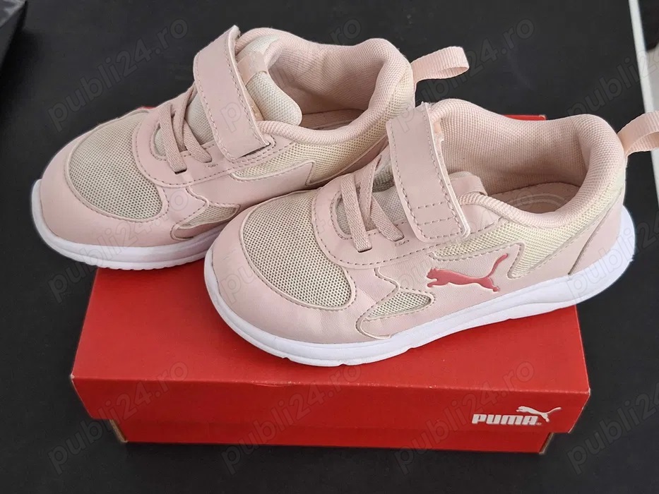 - Vand adidasi PUMA nr. 26 - pt copii -