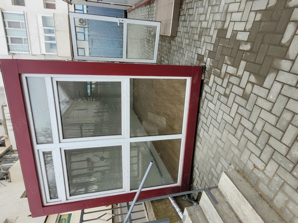 Vand container comercial 6x2,4 m locatie Podu Iloaiei-Piata Agroalimentara