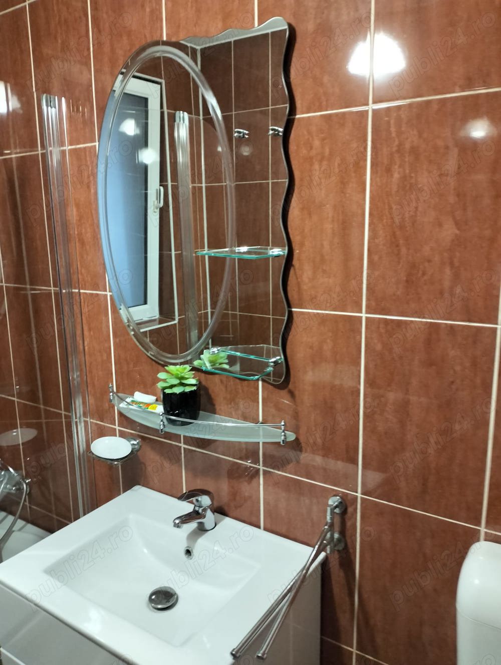 Dau în chirie apartament două camere, Florești