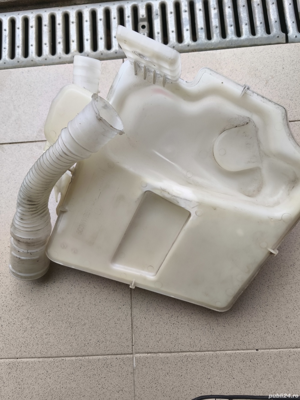  vas lichid parbriz wv.polo