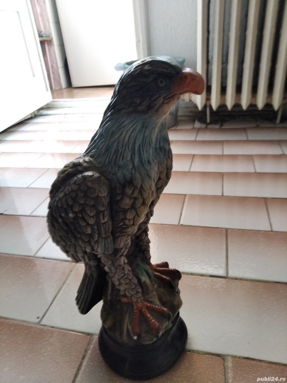 Vand bibelouri si statuete 