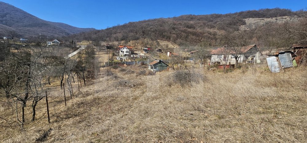 Teren intravilan de vanzare, 1550 mp, cu priveliște panoramică, Deva