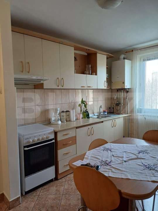 Apartament cu 3 camere, 58 mp, zona Materna